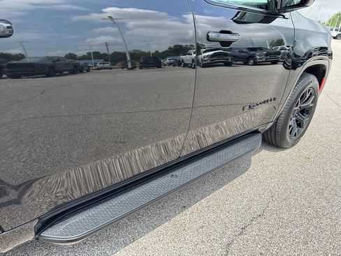 Used 2024 Jeep Wagoneer Series II AWD/4WD image 16