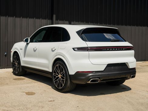 New 2026 Porsche Cayenne E-Hybrid image 3