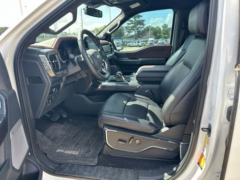 Used 2023 Ford F150 Lariat AWD/4WD image 7