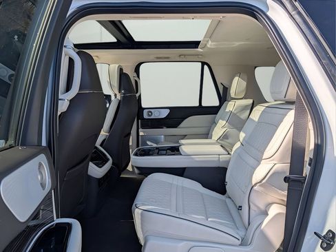 Used 2024 Lincoln Navigator L Black Label image 11