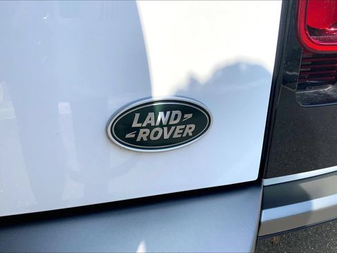 Used 2023 Land Rover Defender 110 X-Dynamic SE AWD/4WD image 31