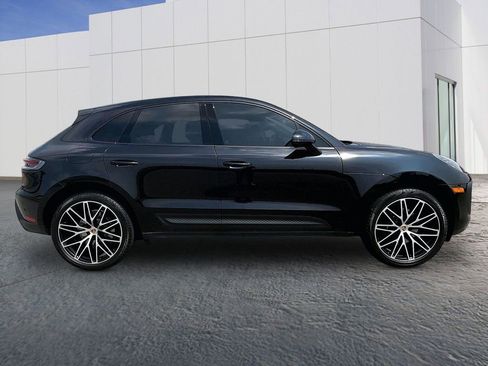 Certified 2024 Porsche Macan AWD/4WD image 8