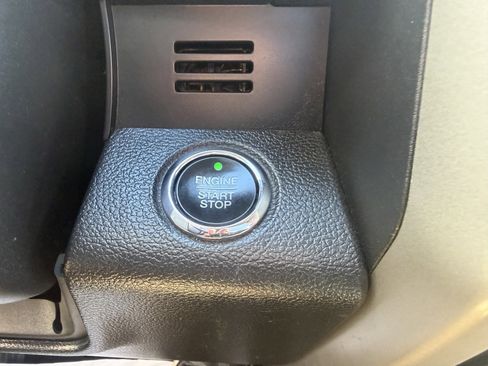 Used 2019 Ford F150 Lariat w/ Equipment Group 502A Luxury AWD/4WD image 44