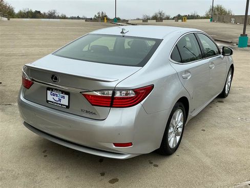 Used 2014 Lexus ES 300h w/ Luxury Package w/Bamboo Trim FWD image 6