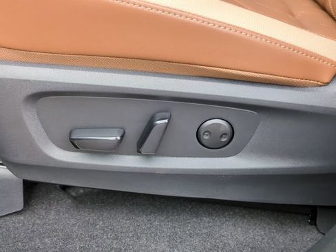 New 2026 Nissan Pathfinder Platinum image 12