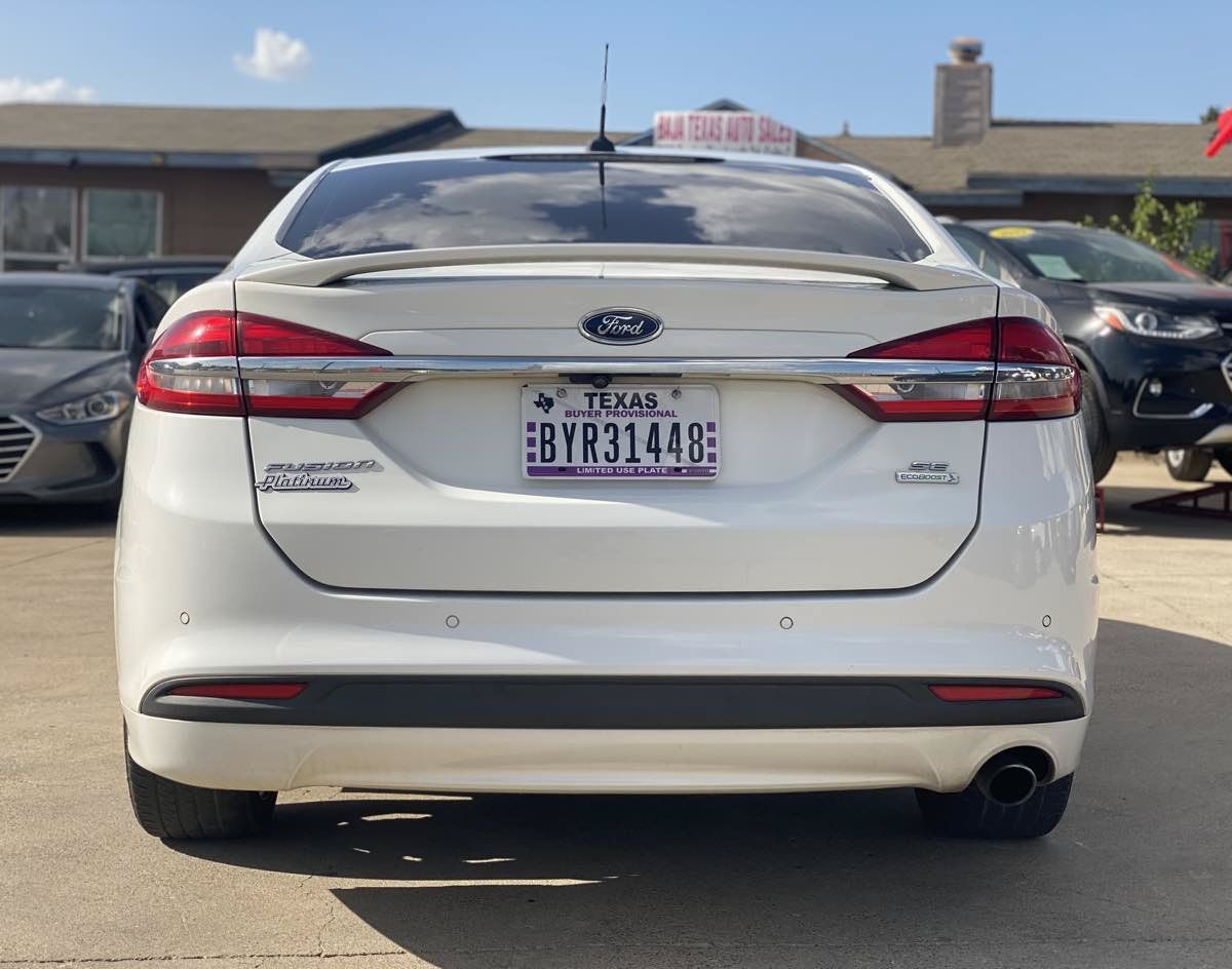 Used 2018 Ford Fusion SE w/ Equipment Group 201A FWD image 5