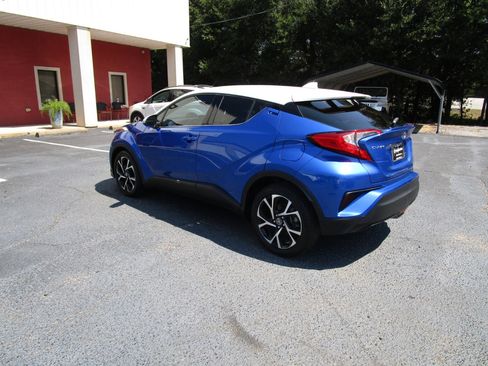 Used 2019 Toyota C-HR Limited image 4