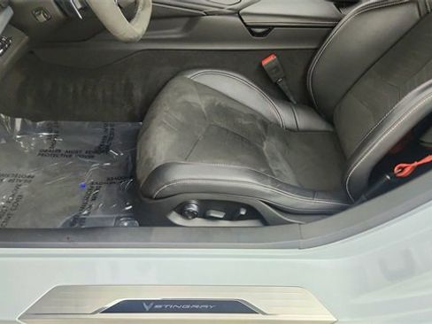 Used 2022 Chevrolet Corvette Stingray Premium Conv w/ Z51 Performance Package image 30