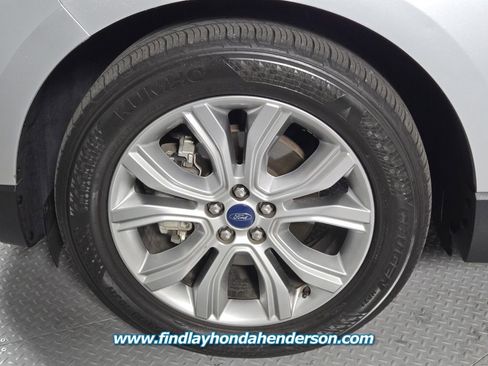 Used 2019 Ford Edge Titanium image 8