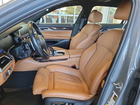 Used 2022 BMW 750i xDrive w/ M Sport Package image 14
