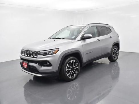 Used 2024 Jeep Compass Limited AWD/4WD image 3