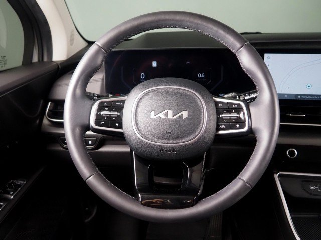Used 2025 Kia Carnival SX Prestige FWD image 19