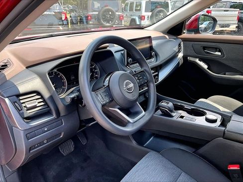 Used 2023 Nissan Rogue SV AWD/4WD image 8