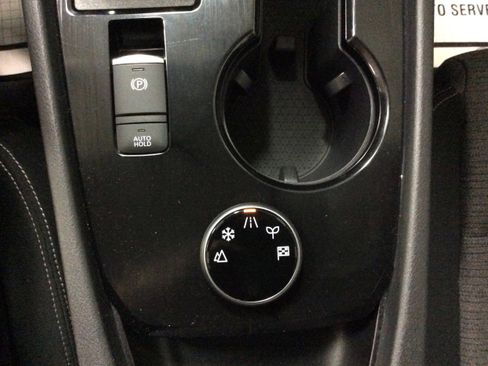 Used 2022 Nissan Rogue SV image 28