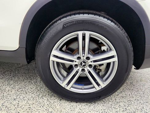 Used 2022 Mercedes-Benz GLC 300 4MATIC w/ Multimedia Package Lite image 9