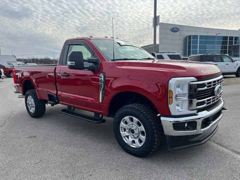 Used 2024 Ford F350 XLT image 3
