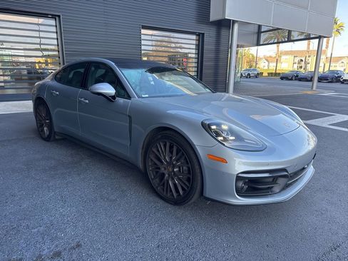 Certified 2023 Porsche Panamera 4 image 4