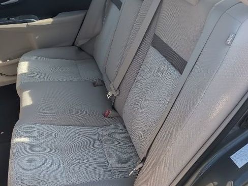 Used 2013 Toyota Camry LE image 9