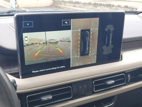 Certified 2023 Lincoln Nautilus Reserve w/ Equipment Group 201A image 17