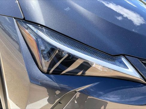 New 2026 Lexus UX 300h image 13