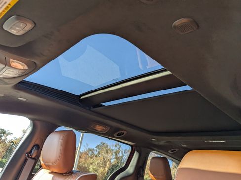 New 2026 Chrysler Pacifica Pinnacle image 19