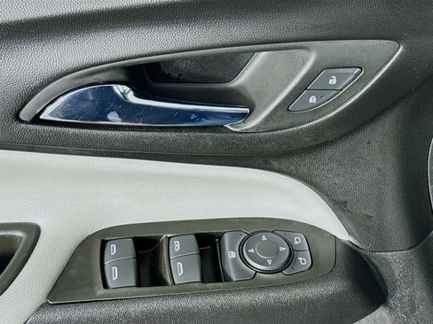 Used 2022 Chevrolet Equinox LT FWD image 22