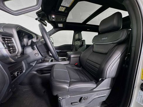 Used 2025 Ford F350 Platinum w/ FX4 Off-Road Package image 11