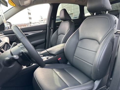Certified 2025 INFINITI QX50 Pure image 37