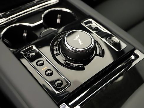 Used 2024 Rolls-Royce Cullinan w/ Cullinan Package AWD/4WD image 30