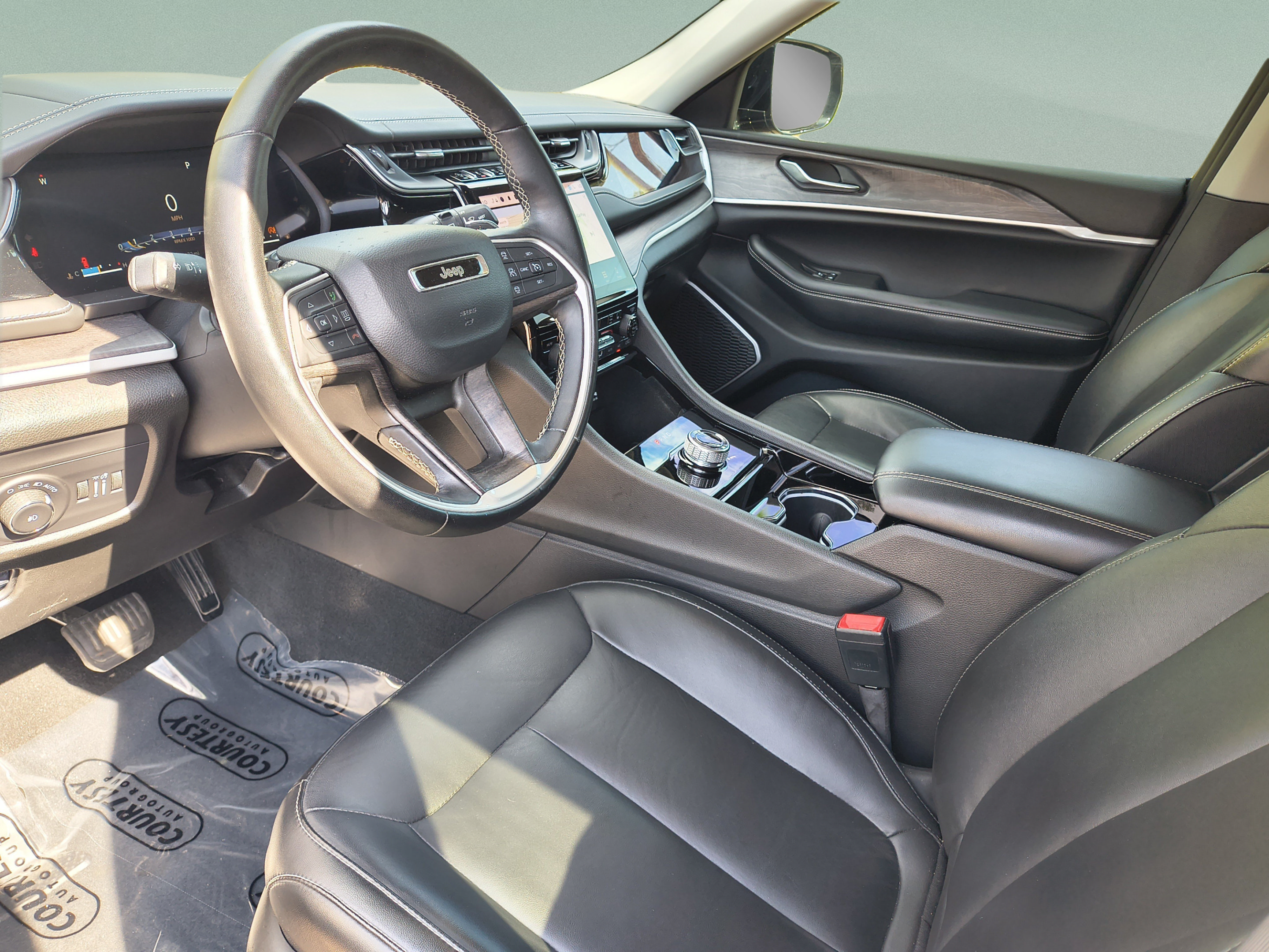Used 2022 Jeep Grand Cherokee Limited RWD image 18