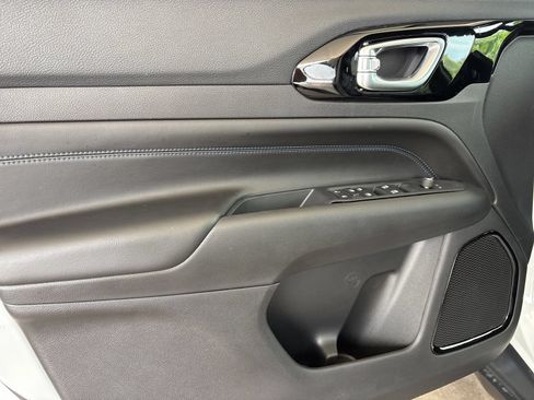 New 2026 Jeep Compass Latitude AWD/4WD image 10