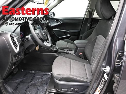Used 2021 Kia Soul S FWD image 14