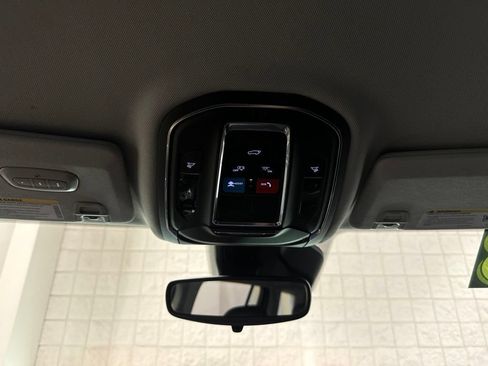 Used 2023 Jeep Grand Cherokee L Limited AWD/4WD image 32