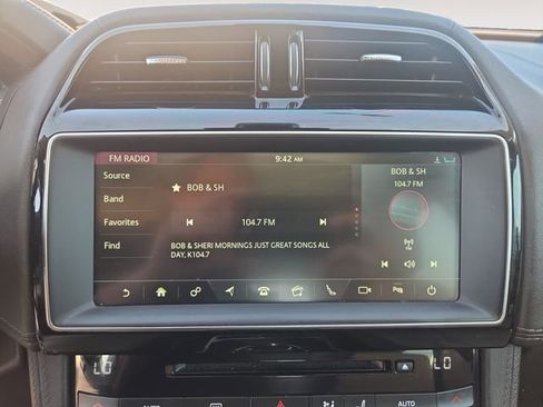 Used 2019 Jaguar F-PACE Portfolio AWD/4WD image 23
