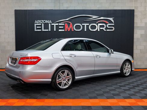 Used 2010 Mercedes-Benz E 550 4MATIC Sedan image 15