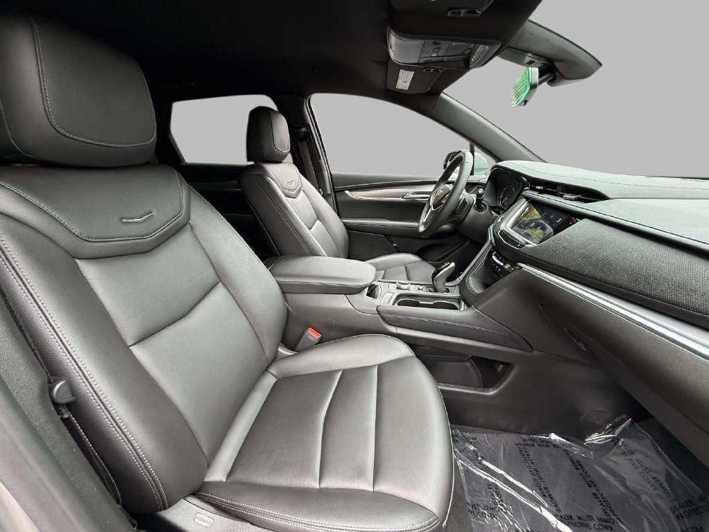 Used 2024 Cadillac XT5 Luxury w/ LPO, Floor Liner Package AWD/4WD image 14