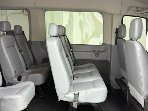Used 2016 Ford Transit 350 XL image 38