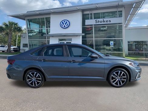 New 2026 Volkswagen Jetta SE image 3