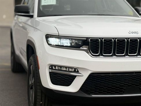 Used 2022 Jeep Grand Cherokee Limited 4xe AWD/4WD image 10