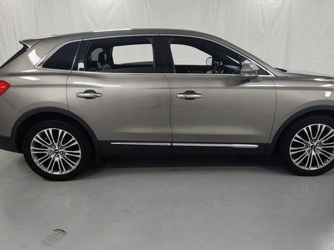 Used 2017 Lincoln MKX Reserve w/ Driver Assistance Package AWD/4WD image 2