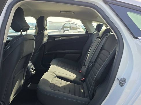 Used 2019 Ford Fusion SE FWD image 16