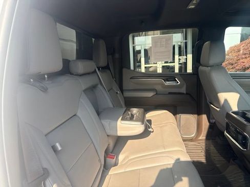 Used 2023 GMC Sierra 1500 SLT w/ SLT Premium Package AWD/4WD image 28
