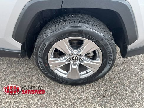 Used 2025 Toyota RAV4 XLE AWD/4WD image 36