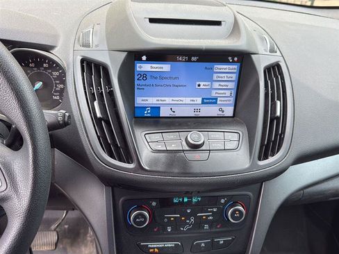 Used 2018 Ford Escape SE w/ SE Sync 3 Package AWD/4WD image 10