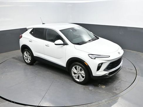 Used 2025 Buick Encore GX Preferred AWD/4WD image 34