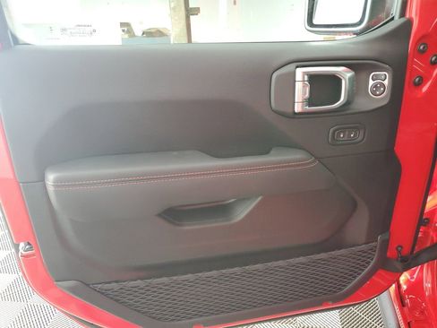 New 2025 Jeep Gladiator Rubicon image 27