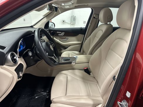 Used 2020 Mercedes-Benz GLC 300 4MATIC image 16