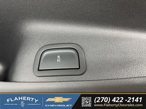 Used 2025 Chevrolet Traverse LT w/ Driver Confidence Package FWD image 22