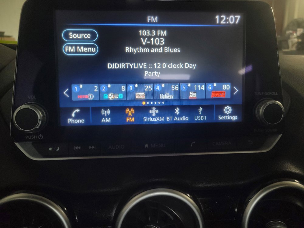 Used 2025 Nissan Sentra SV FWD image 25