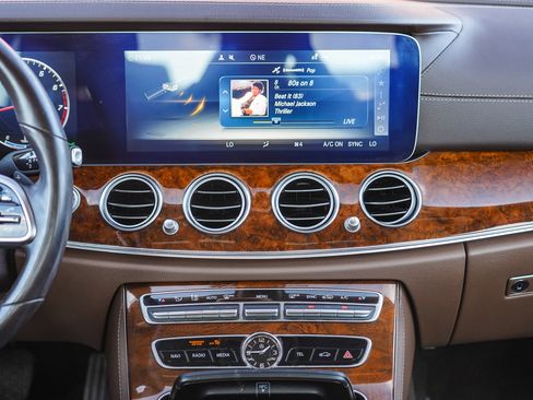 Used 2020 Mercedes-Benz E 350 4MATIC Sedan w/ Parking Assistance Package image 18